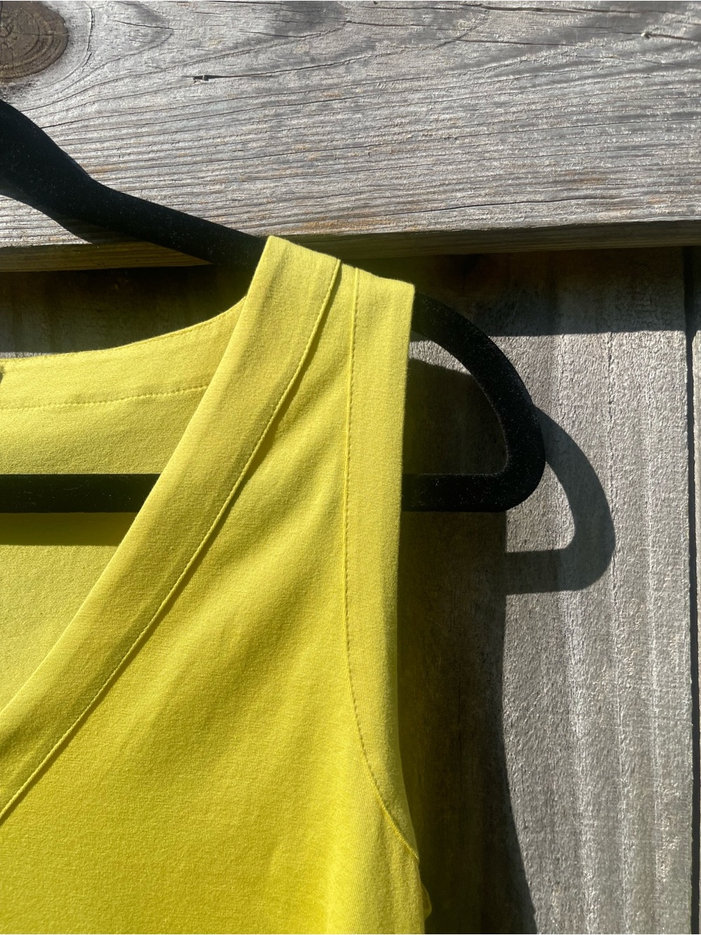 Akris Punto Bright Lime V-Neck Sleeveless Tank Sz 10 - Picture 4 of 9